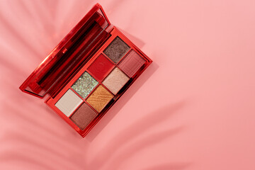 Bright summer eyeshadow palette with greens and reds