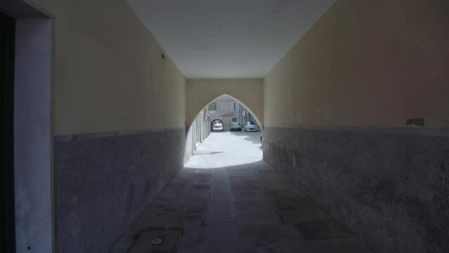 A tunnel between the Venetian walls