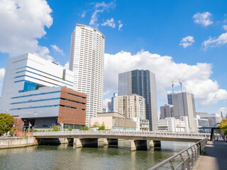 Obraz premium 昼の大阪府大阪市北区中之島の風景