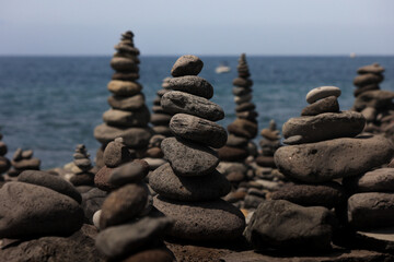 columnas de piedra // stone columns