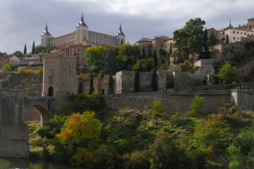 Fototapeta na wymiar Remparts de Tolède. Espagne