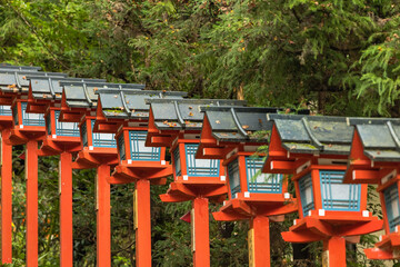 Fototapeta na wymiar 日本　京都府京都市の鞍馬にある貴船神社の灯籠階段