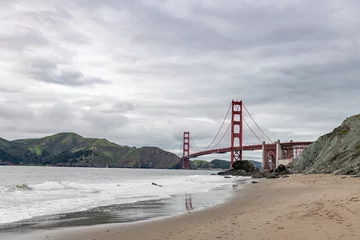 Cercles muraux Plage de Baker, San Francisco Golden Gate Bridge in San Francisco, California. The Golden Gate Bridge is a suspension bridge spanning the Golden Gate. USA
