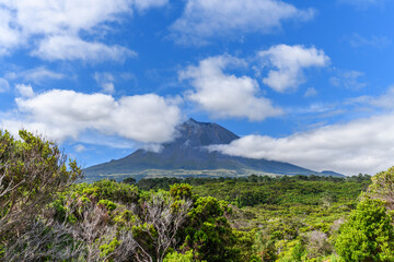 The volcano Pico / Pico volcano on Pico island, highest mountain in Portugal, Azores. - 582722188