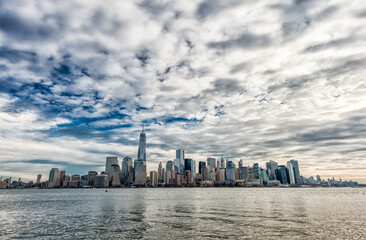 Naklejka premium Hudson River and Manhattan Cityscape with One World Trade Center in Background. NYC, USA