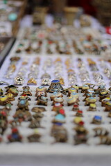 Anelli artigianali al Balon, mercato dell'antiquariato di Porta Palazzo a Torino, Italia