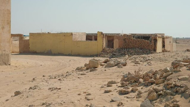 Al Jumail, Abandoned mosque with minaret at ruined ancient Arab fishing village, North Qatar.

