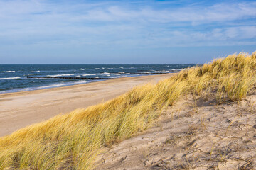 Fototapeta na wymiar Strand an der Küste der Ostsee in Graal Müritz