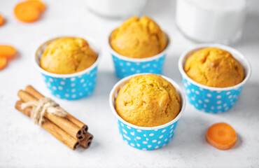 Carrot muffins with drink