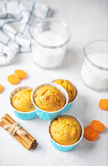 Carrot muffins with drink