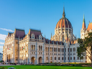 Obraz premium Hungarian parliament building in Budapest, Hungary