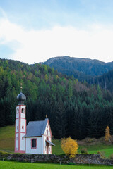 Fototapeta na wymiar Church of St. John of Nepomuk with the Dolomites Peaks - Santa Maddalena, Val Di Funes, Tyrol, Italy