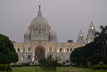 Fototapeta na wymiar Victoria Memorial, Victoria palace, west bengal, Central Kolkata, Kolkata, India, Victoria Memorial at evening