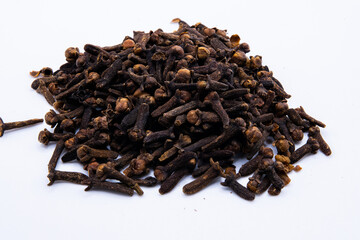cloves in bulk