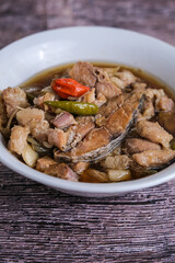 steamed salted fish with meat and chili
