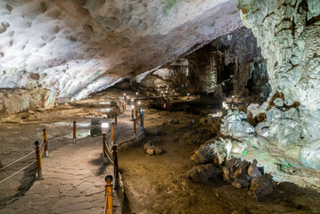 Thien Cung Grotto