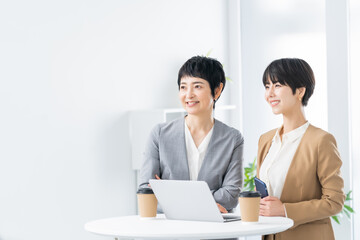日本人女性二人のポートレート