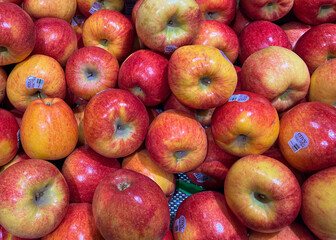 red apples in a market