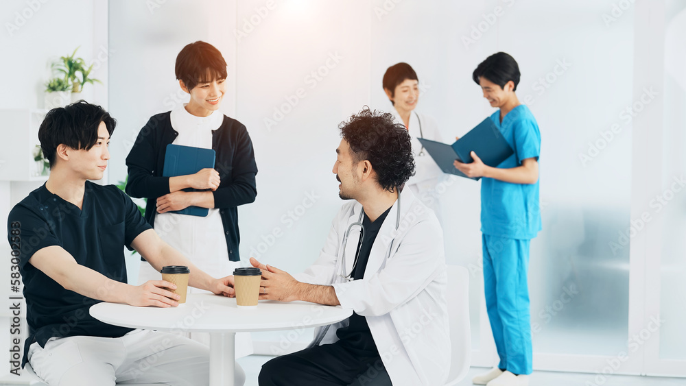 Poster 会話する医療従事者のグループ　医師　看護師
