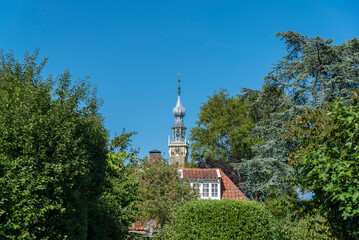 Turm des historischen Rathauses von Veere. Provinz Zeeland in den Niederlanden