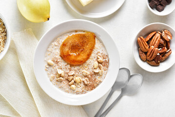 Oat porridge with caramelized pear and peanut