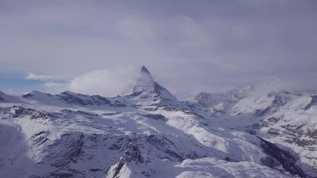 Vista a&eacute;rea del Materhorn des de Zermat 