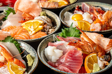 新鮮なネタがのった海鮮丼
