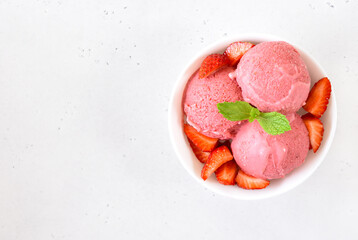 Strawberry ice cream in bowl