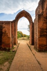 Obraz premium Brick Archway of an Unfinished Temple in Bagan, Myanmar (Burma).