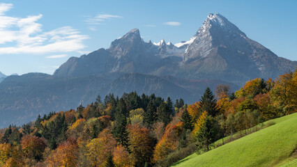 Herbstlicher Blick auf den Watzmann in den bayerischen Alpen (Deutschland)