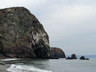 Fototapeta na wymiar cliffs and rocks at the Tennessee Valley Cove, California