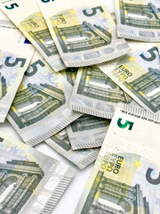 Euro, banknoty na białym tle. Pieniądze. 
