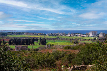 Obraz premium Vista di Gallipoli da lontano - Salento