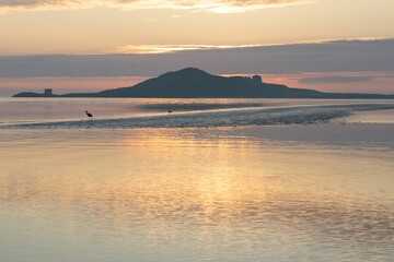 Obraz premium Mesmerizing view of a beautiful seascape at scenic sunset