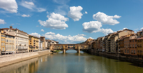 Fototapeta na wymiar La Beauté Intemporelle du Ponte Vecchio à Florence