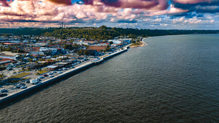 Naklejka premium Porto Seguro Paisagem Mar Oceano Atlântico Barcos Balsa Corais Natureza Turística Costeira Bahia Praias Tropicais Taperapuan Passeio Bares Passarela do Álcool Carnaval Verão Férias Viajar Viagem 