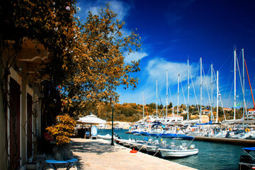 Fototapeta Grecka wyspa Kefalonia. Greckie wakacje.  Port w Grecji. Klimatyczne miejsce.  obraz