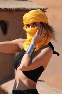 woman in bikini posing in Marroc Sahara