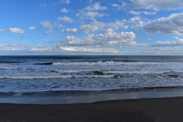 青い空白い雲白い波パーフェクトスカイ