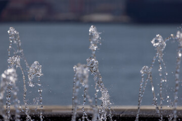 海辺のそばの噴水