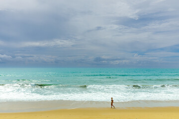 Fototapeta na wymiar Beaches Phuket is the beautiful southern sea of Thailand with tourists walking.