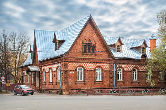 Maltsovsky residential building, Historical and Art Museum, Gogol street, Gus-Khrustalny