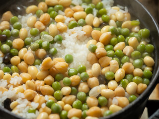 Chickpea and pea rice, Cauldron rice