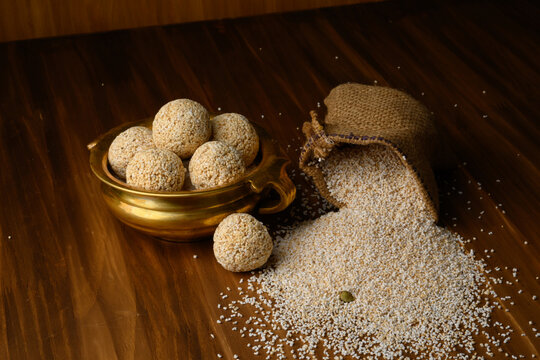 Amaranth ladoo or Rajgira laddu or Cholai ke laddo in brass bowl with jaggery
rajgeera 