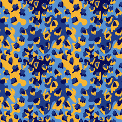 Abstract hand drawn wildlife seamless pattern