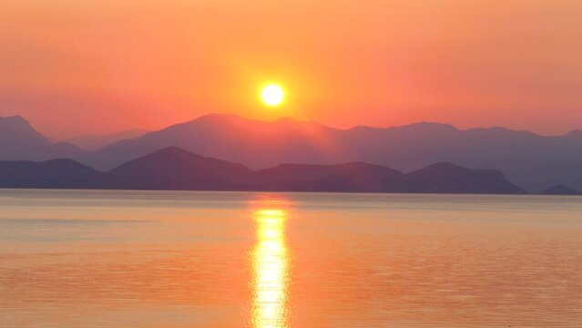 Watch the sunrise over Dubrovnik's coast and Croatia's stunning landscape in this mesmerizing timelapse