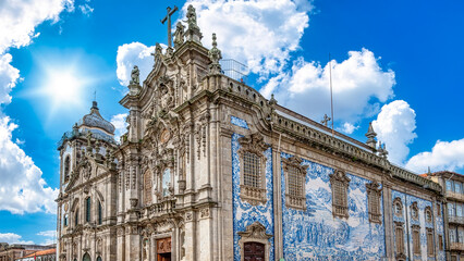Fototapeta na wymiar Carmo and Carmelitas Churches in Porto, Portugal. 