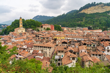 Fototapeta na wymiar Vista panoramica di Ceva