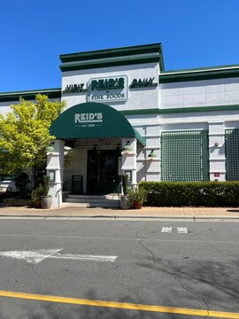 Reid's Fine Foods Restaurant and Wine Bar in SouthPark shopping center in Charlotte, NC