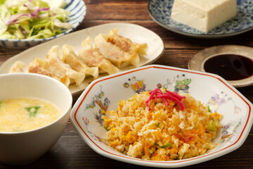 チャーハンと餃子の定食